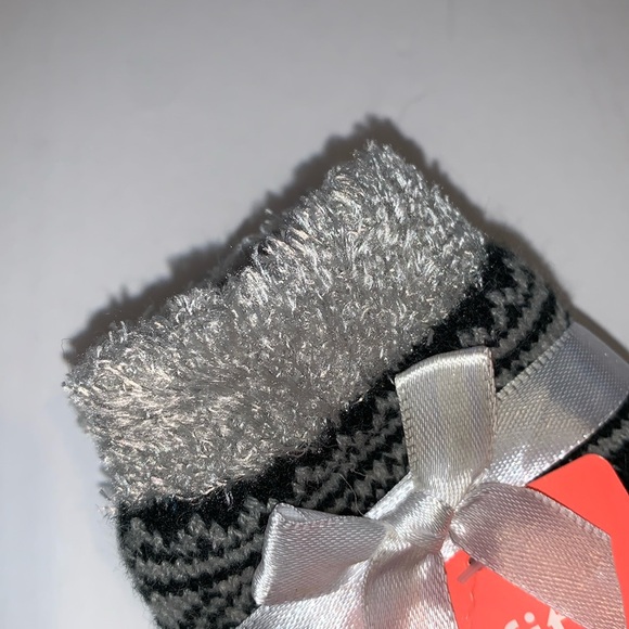 NWT TRU FIT HEART FAIR ISLE COZY SOCKS WITH GRIPPY BOTTOMS - Picture 4 of 10